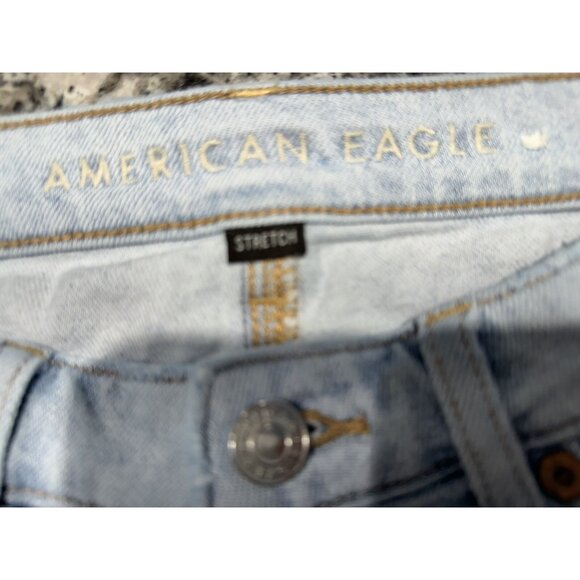 American Eagle Mom Short Size 4 Ripped Stretch Light Wash - Picture 4 of 8